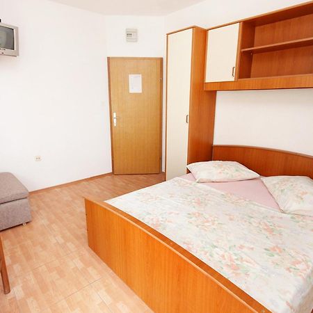 Apartments By The Sea Drvenik Donja Vala, Makarska - 6701 Room photo